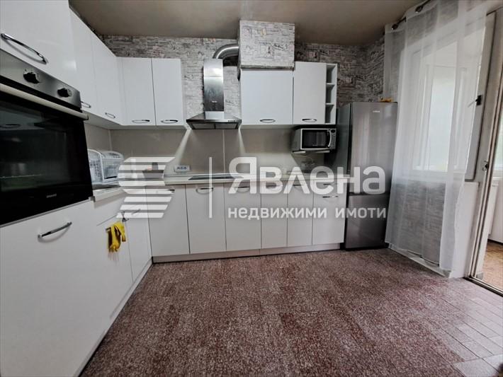 Кухня изглед 1