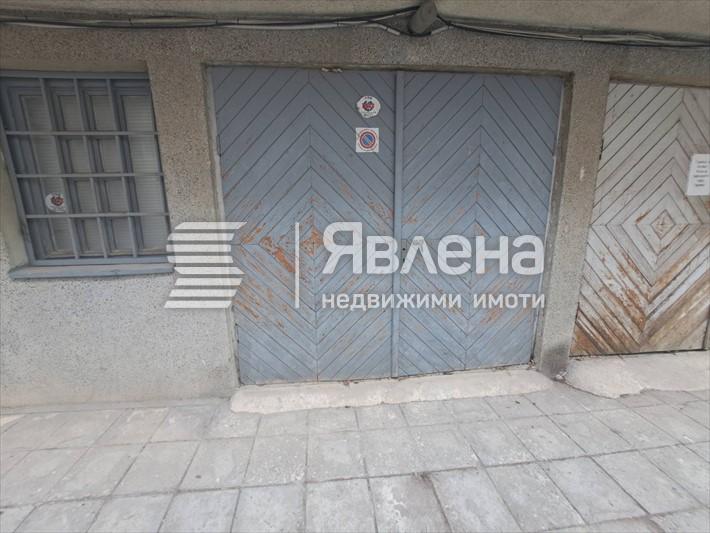 Гараж
