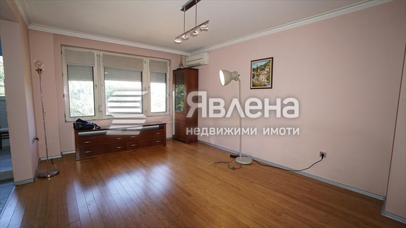 хол
