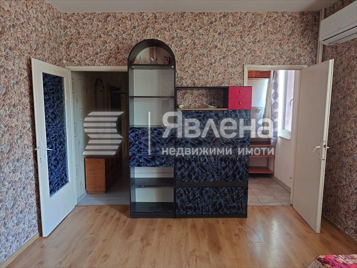 Изглед вход всекидневна