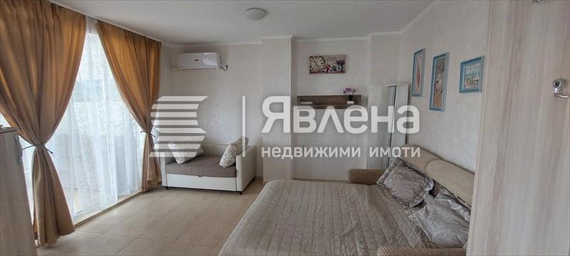 хол