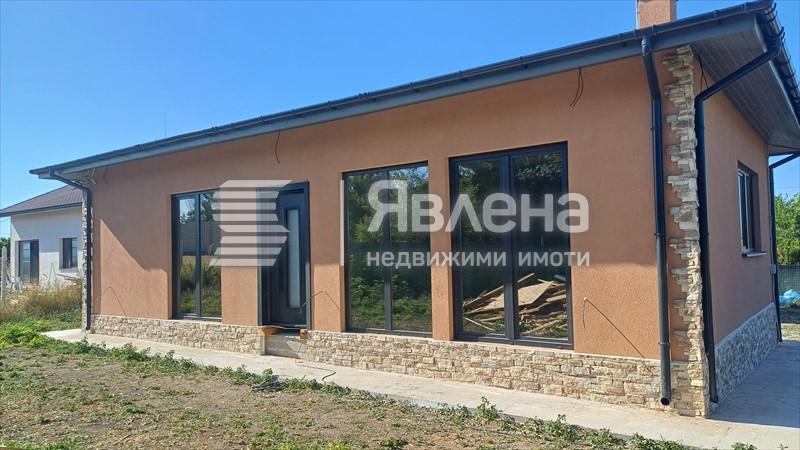 Нова къща