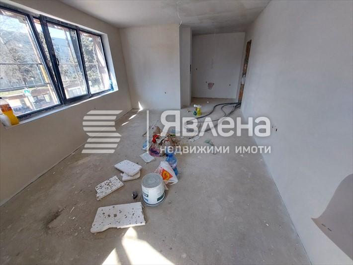 дневна-хол-кухня