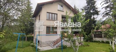 продавам етаж от къща
