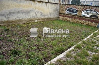 Двор