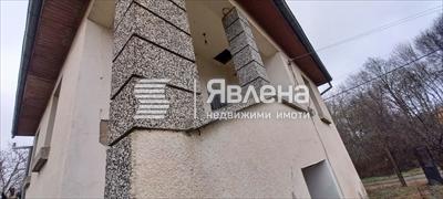 къща