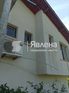 къща