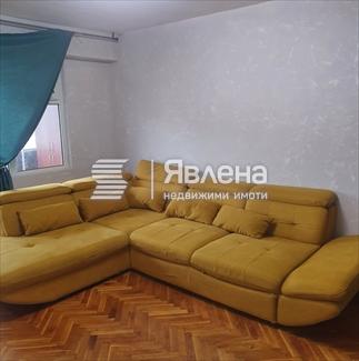 Тристаен  в Славейков