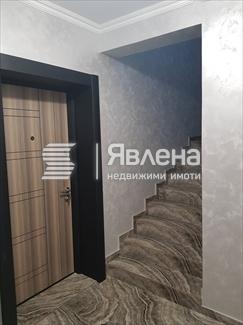 къща с автосервиз