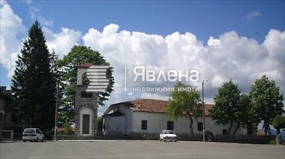 площада на селото