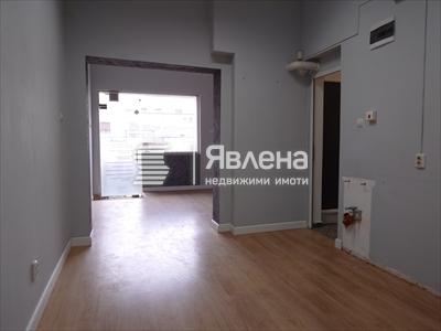 Изглед вътре