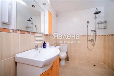 Баня с тоалетна