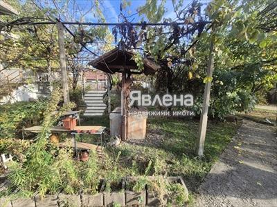 двор