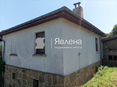 къща