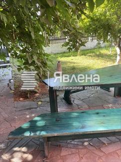 двор
