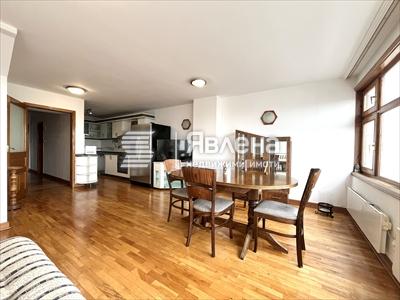 Дневна с кухня