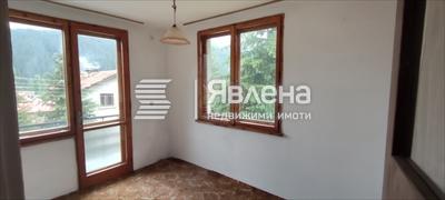 продавам етаж от къща
