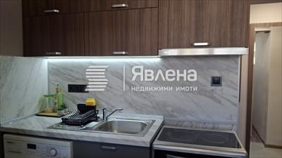 оборудвана кухня