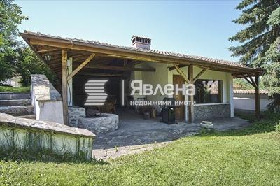 покрит навес