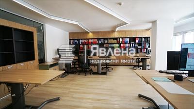 просторен кабинет